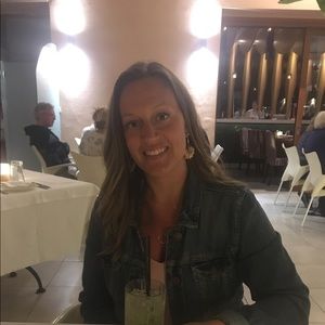 Meet your Posher, Shelora